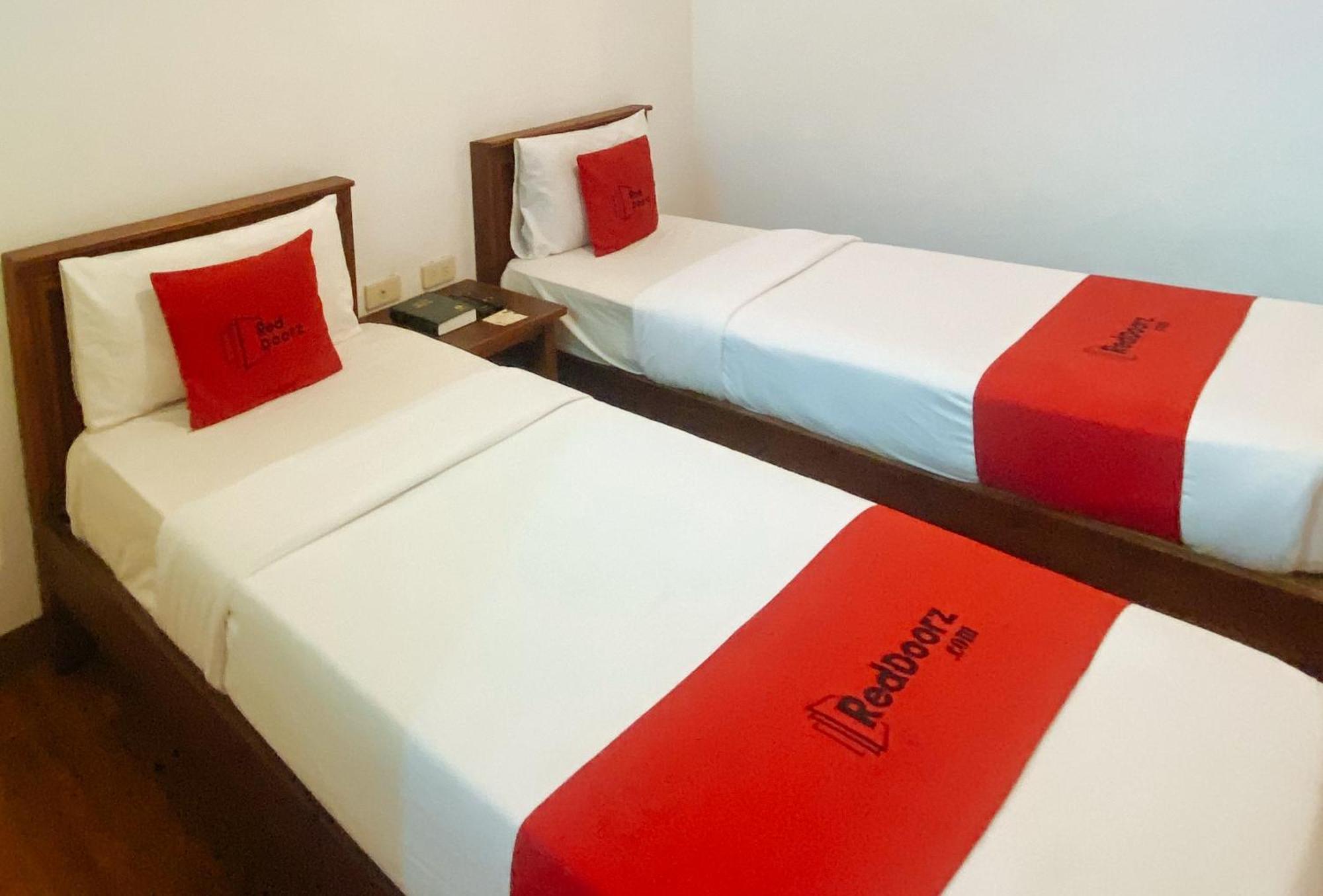 Reddoorz Plus At Balai Sofia Bed & Breakfast Batangas Talisay  Exterior photo