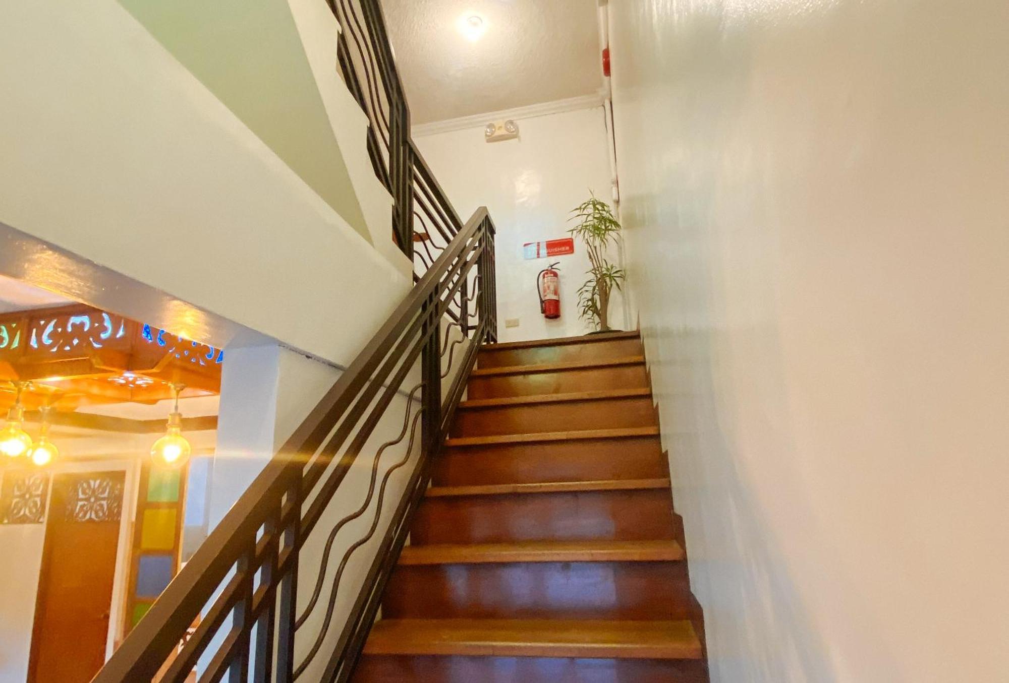 Reddoorz Plus At Balai Sofia Bed & Breakfast Batangas Talisay  Exterior photo